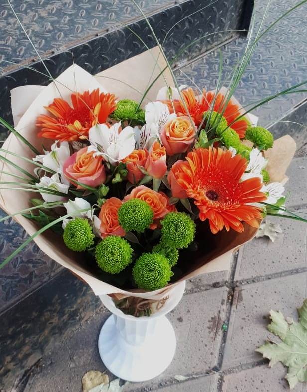 Букет цветов из: Герберы, Хризантемы, Альстромерии и Розы в Первоуральске