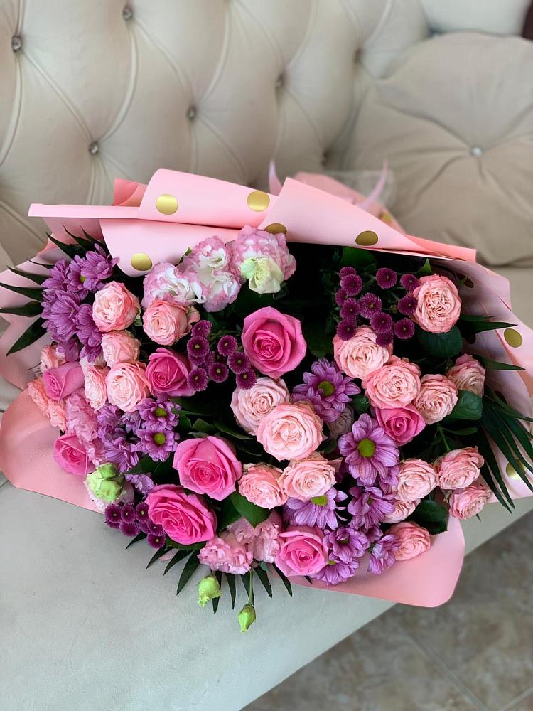 Букет цветов из: Хризантемы, Розы и Лизиантусы в Первоуральске