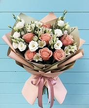 Букет цветов из:  Розы, Альстромерии и Лизиантусы в Первоуральске