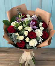 Букет цветов из:  Розы и Альстромерии в Первоуральске