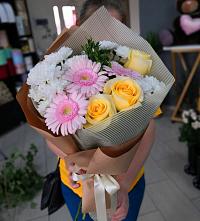 Букет цветов из:  Герберы, Розы и Хризантемы #REPLACE_PRED# Первоуральске