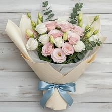 Букет цветов из:  Лизиантусы в Первоуральске