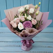 Букет цветов из:  Розы и Лизиантусы в Первоуральске