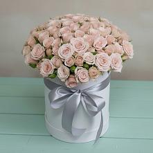 Цветочная композиция из Розы в шляпной коробке в Первоуральске