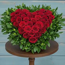 Цветочная композиция из Розы в виде сердца в Первоуральске