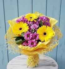 Букет цветов из:  Хризантемы и Герберы в Первоуральске