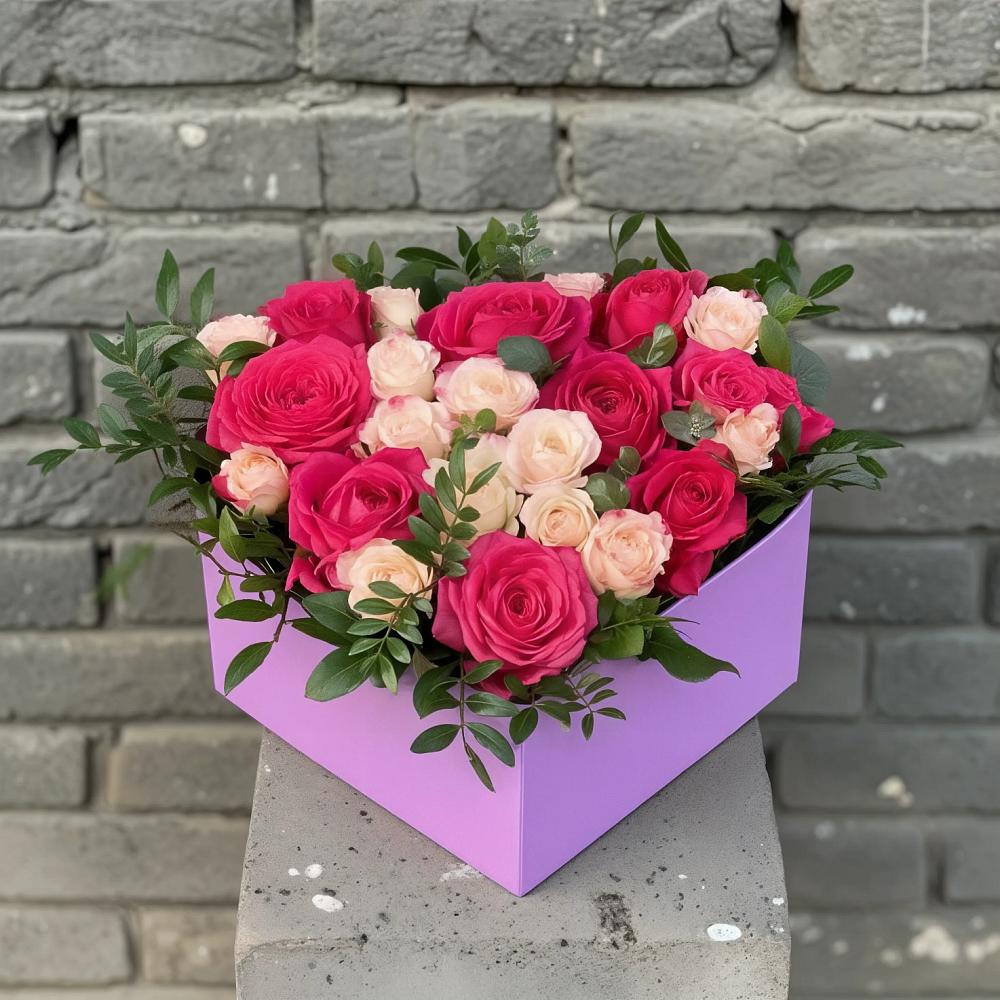 Цветочная композиция из Розы в коробке в Первоуральске