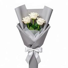 Букет 3 белые розы в Первоуральске