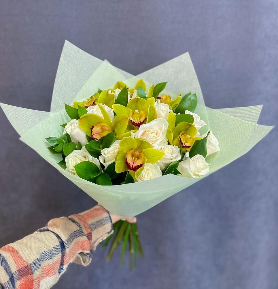 Букет цветов из: Орхидеи и Розы в Первоуральске