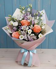 Букет цветов из:  Лизиантусы, Розы, Альстромерии и Гипсофила в Первоуральске