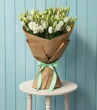 Букет цветов из:  Лизиантусы в Первоуральске