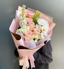 Букет цветов из:  Хризантемы и Розы в Первоуральске