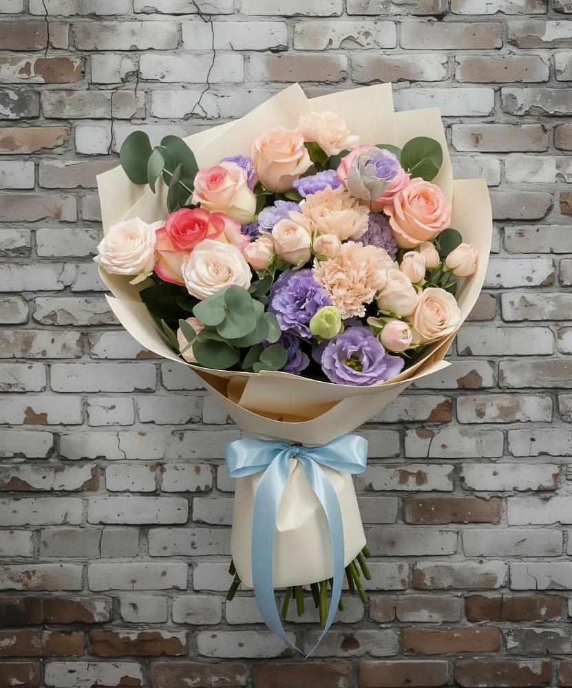 Букет цветов из: Розы, Лизиантусы и Гвоздики в Первоуральске