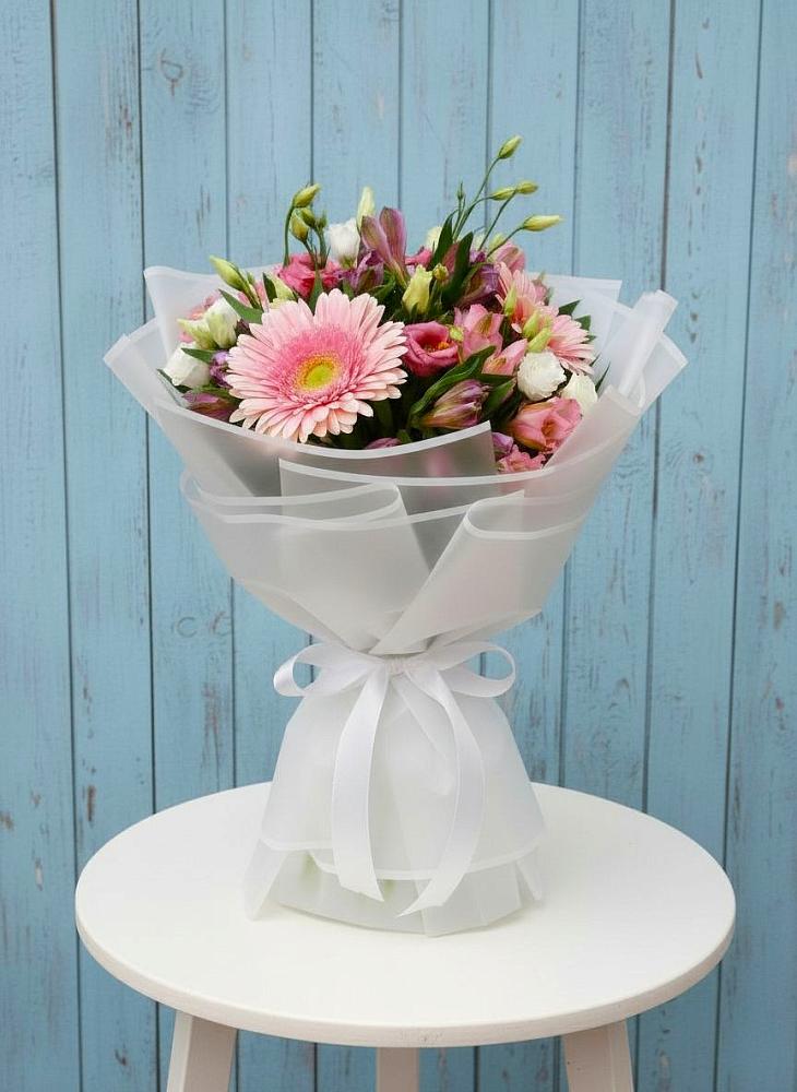 Букет цветов из: Герберы, Альстромерии и Лизиантусы в Первоуральске