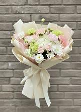 Букет цветов из:  Гвоздики, Розы, Лизиантусы и Хризантемы в Первоуральске