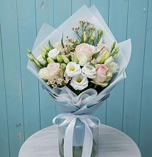 Букет цветов из:  Розы и Лизиантусы в Первоуральске