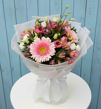 Букет цветов из:  Герберы, Альстромерии и Лизиантусы в Первоуральске