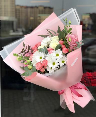 Букет цветов из: Розы, Лизиантусы и Хризантемы в Первоуральске