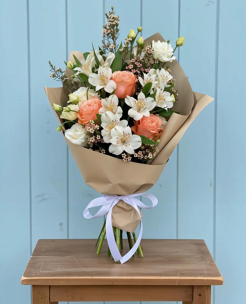 Букет цветов из: Альстромерии, Лизиантусы, Розы и Хризантемы в Первоуральске