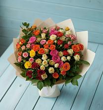 Букет Микс из разноцветных кустовых роз в Первоуральске