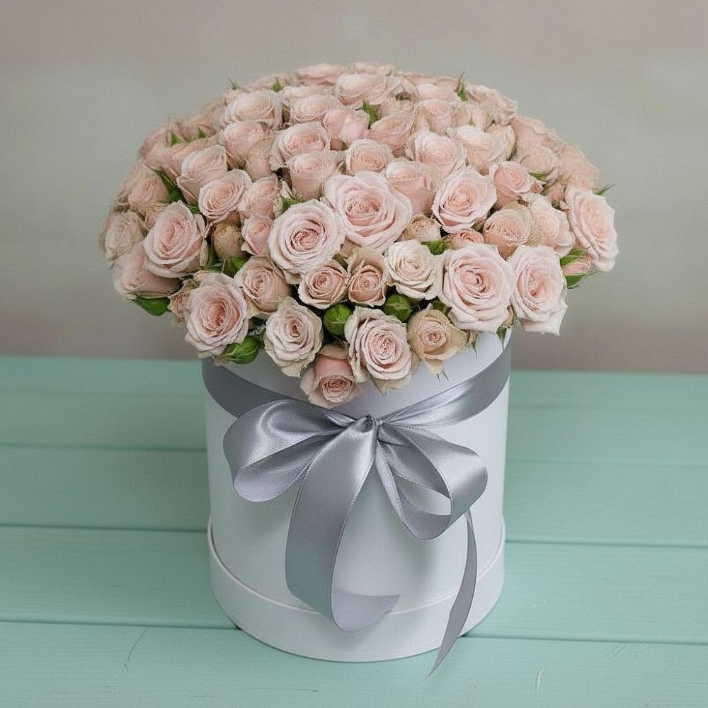 Цветочная композиция из Розы в шляпной коробке в Первоуральске